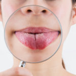 舌も磨く習慣をつけましょう。