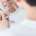 年齢を重ねるにつれて口腔内も変化する?~加齢による変化~